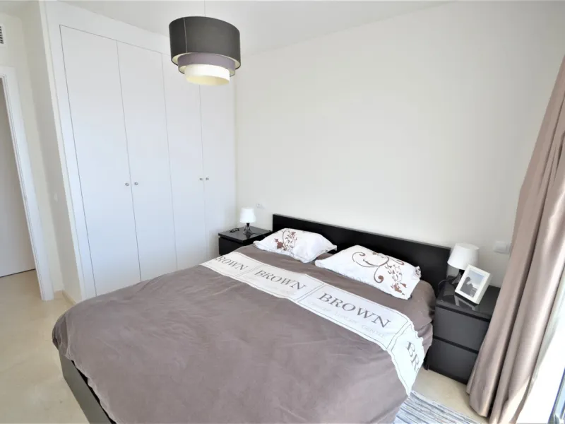 Magnificent PENTHOUSE with LARGE TERRACE and SOLARIUM. Facing southeast, this stunning property enjoys WONDERFUL SEA and GOLF VIEWS. Located in a well-maintained urbanization, it sits in one of the most sought-after areas, surrounded by prestigious golf c
