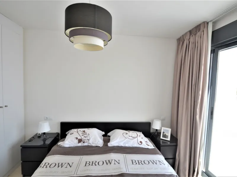 Magnificent PENTHOUSE with LARGE TERRACE and SOLARIUM. Facing southeast, this stunning property enjoys WONDERFUL SEA and GOLF VIEWS. Located in a well-maintained urbanization, it sits in one of the most sought-after areas, surrounded by prestigious golf c