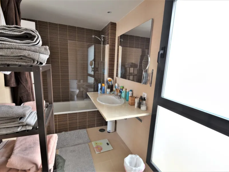 Magnificent PENTHOUSE with LARGE TERRACE and SOLARIUM. Facing southeast, this stunning property enjoys WONDERFUL SEA and GOLF VIEWS. Located in a well-maintained urbanization, it sits in one of the most sought-after areas, surrounded by prestigious golf c