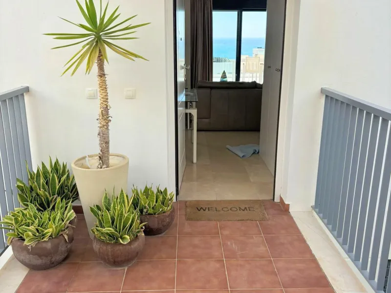 Magnificent PENTHOUSE with LARGE TERRACE and SOLARIUM. Facing southeast, this stunning property enjoys WONDERFUL SEA and GOLF VIEWS. Located in a well-maintained urbanization, it sits in one of the most sought-after areas, surrounded by prestigious golf c