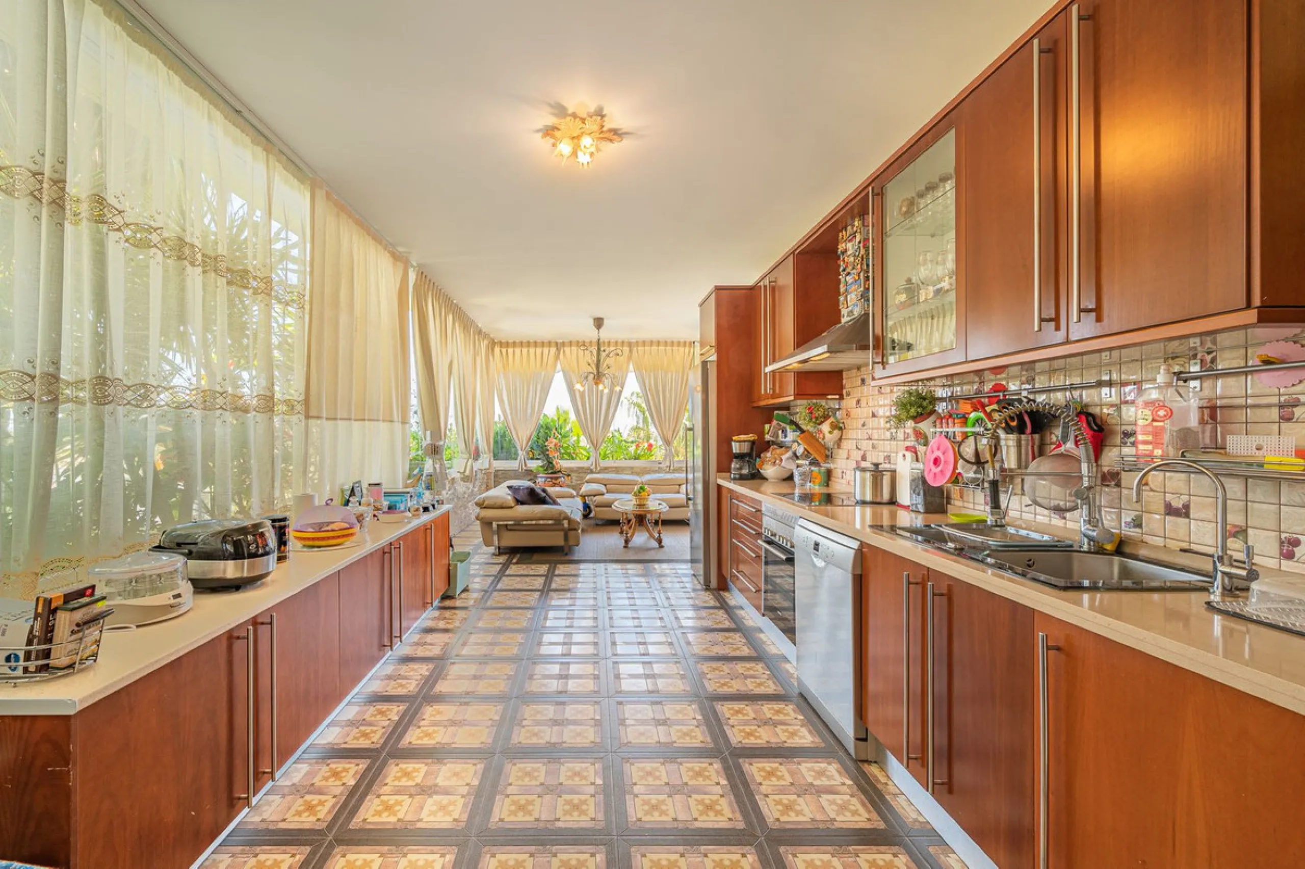 This spacious apartment is located within an exclusive development in Las Lomas del Marbella Club, on Marbella's prestigious Golden Mile — just 2 minutes from Puente Romano and the beach.