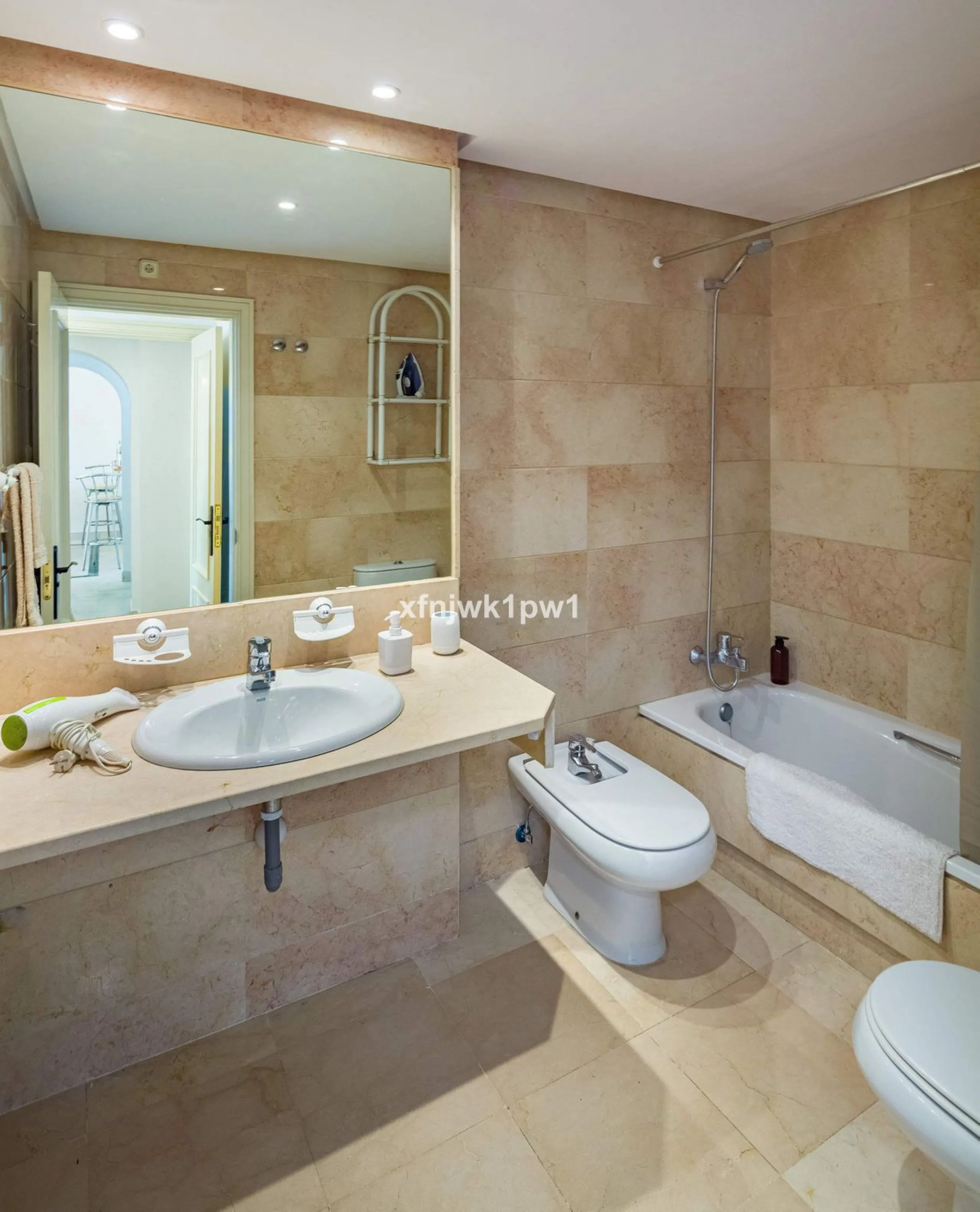 Fantastic two-bedroom apartment for sale in the highly sought-after Marina Banús residential complex, located in the heart of Puerto Banús, Marbella. This modern and spacious property offers the perfect combination of lifestyle, comfort, and investment va