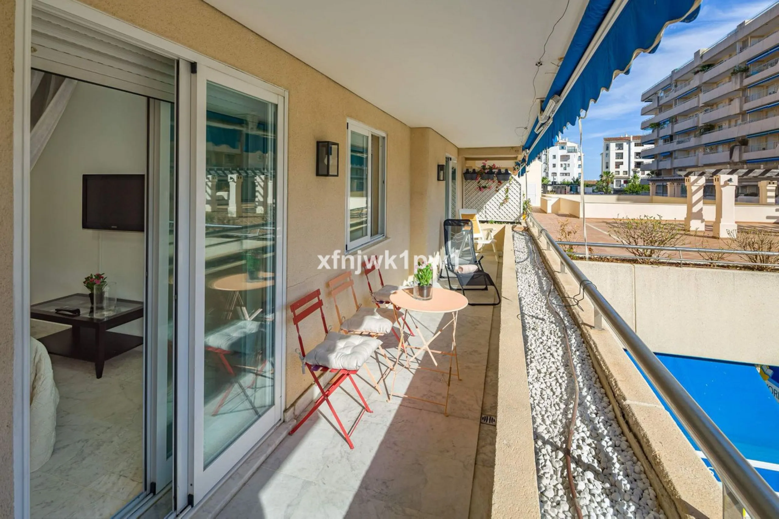 Fantastic two-bedroom apartment for sale in the highly sought-after Marina Banús residential complex, located in the heart of Puerto Banús, Marbella. This modern and spacious property offers the perfect combination of lifestyle, comfort, and investment va