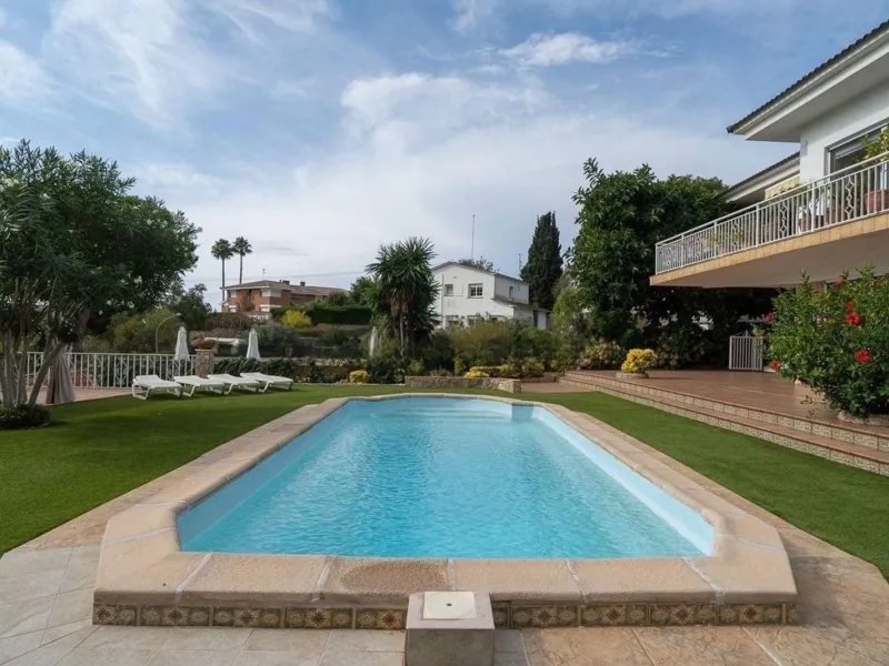 Spacious villa with sea views in Lloret de Mar, Costa Brava