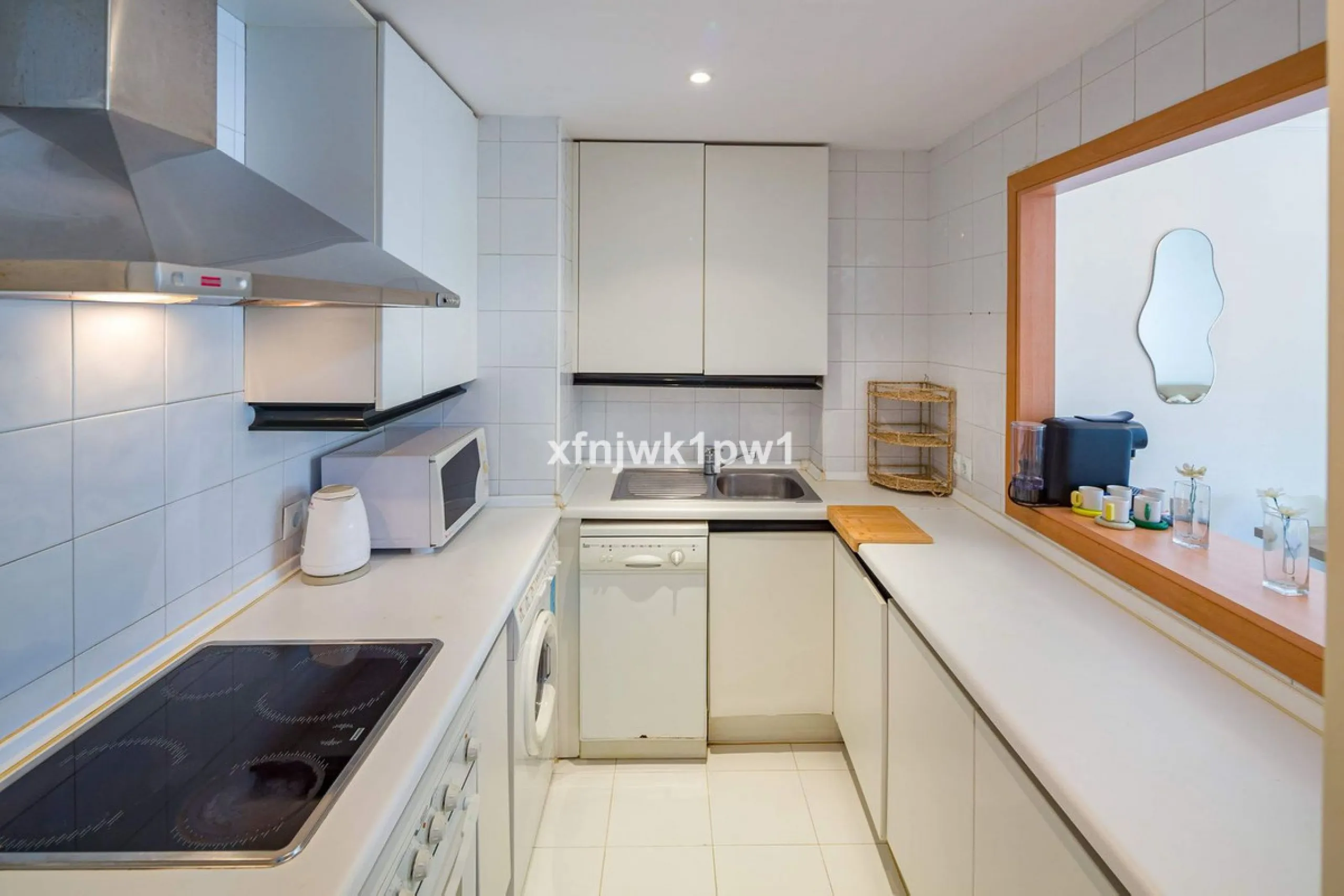 Fantastic two-bedroom apartment for sale in the highly sought-after Marina Banús residential complex, located in the heart of Puerto Banús, Marbella. This modern and spacious property offers the perfect combination of lifestyle, comfort, and investment va