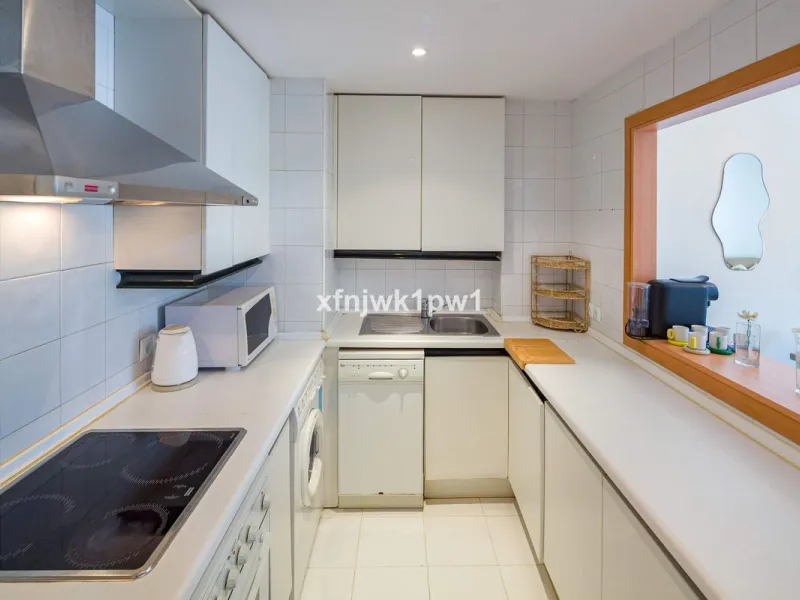 Fantastic two-bedroom apartment for sale in the highly sought-after Marina Banús residential complex, located in the heart of Puerto Banús, Marbella. This modern and spacious property offers the perfect combination of lifestyle, comfort, and investment va
