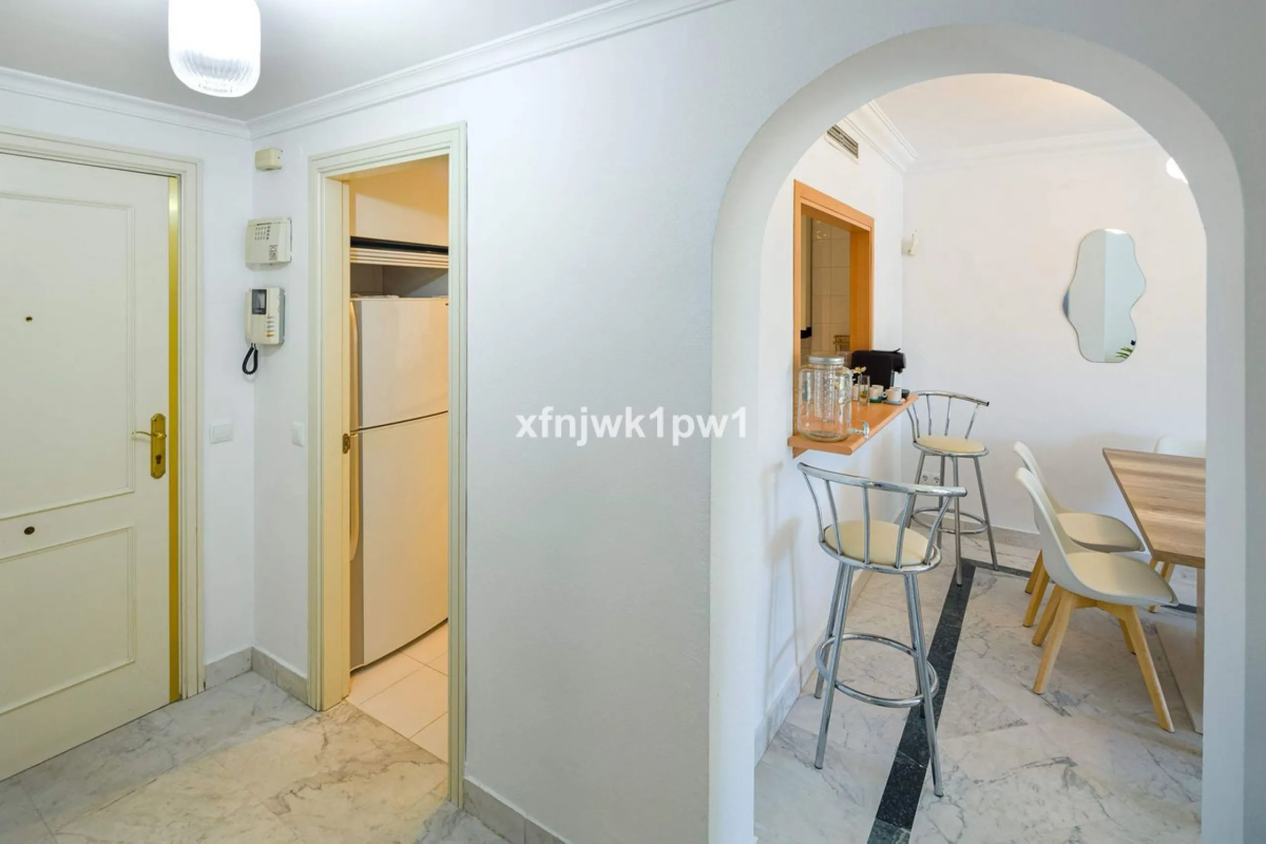Fantastic two-bedroom apartment for sale in the highly sought-after Marina Banús residential complex, located in the heart of Puerto Banús, Marbella. This modern and spacious property offers the perfect combination of lifestyle, comfort, and investment va