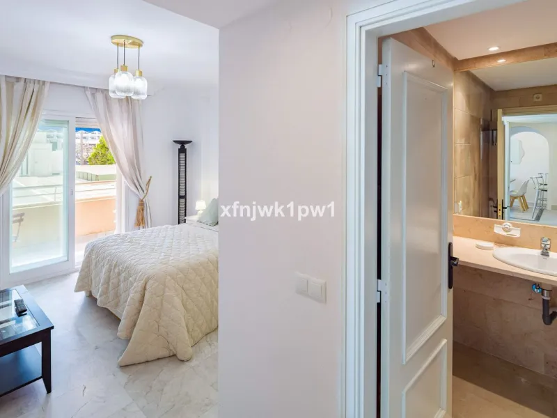 Fantastic two-bedroom apartment for sale in the highly sought-after Marina Banús residential complex, located in the heart of Puerto Banús, Marbella. This modern and spacious property offers the perfect combination of lifestyle, comfort, and investment va