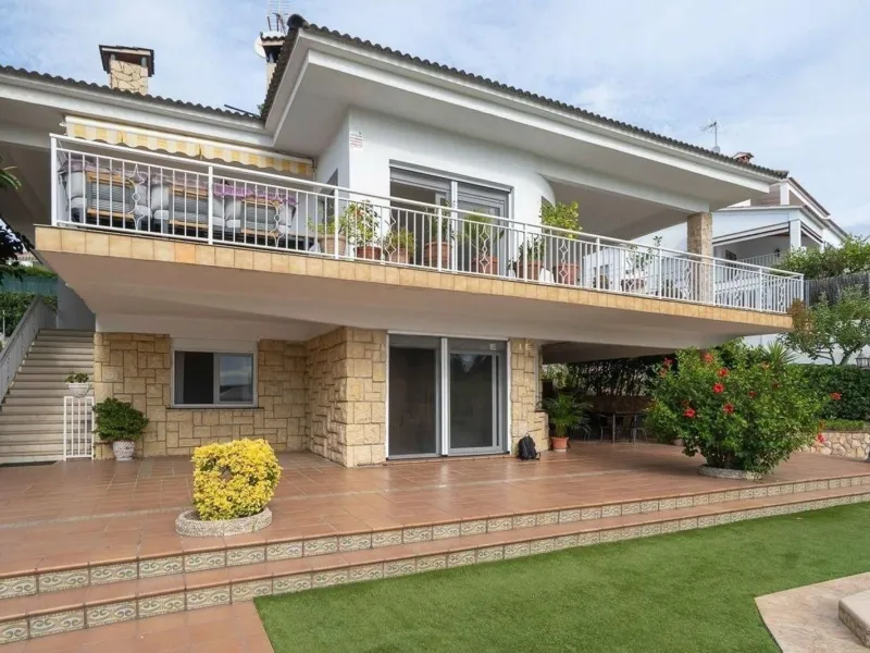 Spacious villa with sea views in Lloret de Mar, Costa Brava