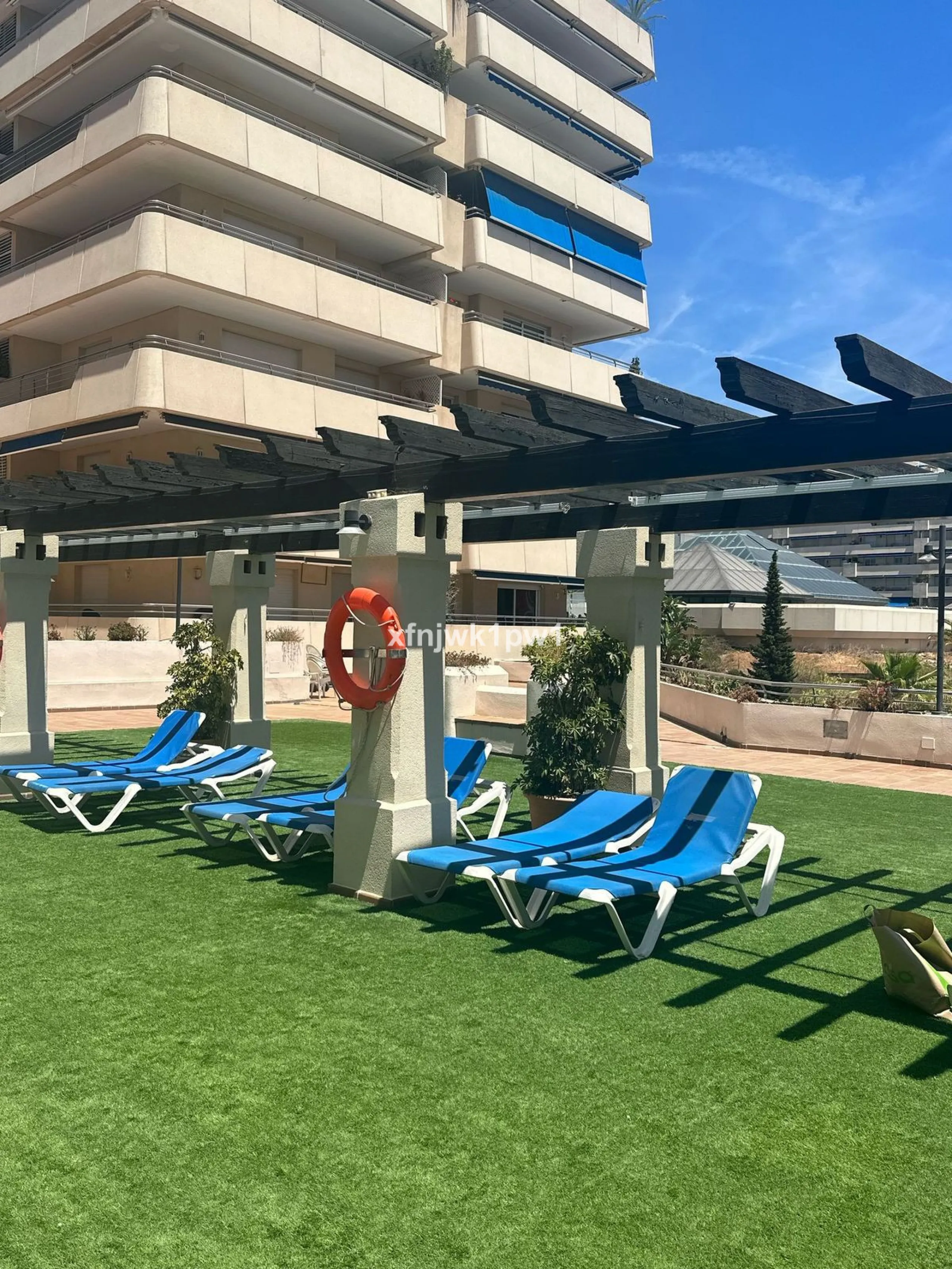 Fantastic two-bedroom apartment for sale in the highly sought-after Marina Banús residential complex, located in the heart of Puerto Banús, Marbella. This modern and spacious property offers the perfect combination of lifestyle, comfort, and investment va