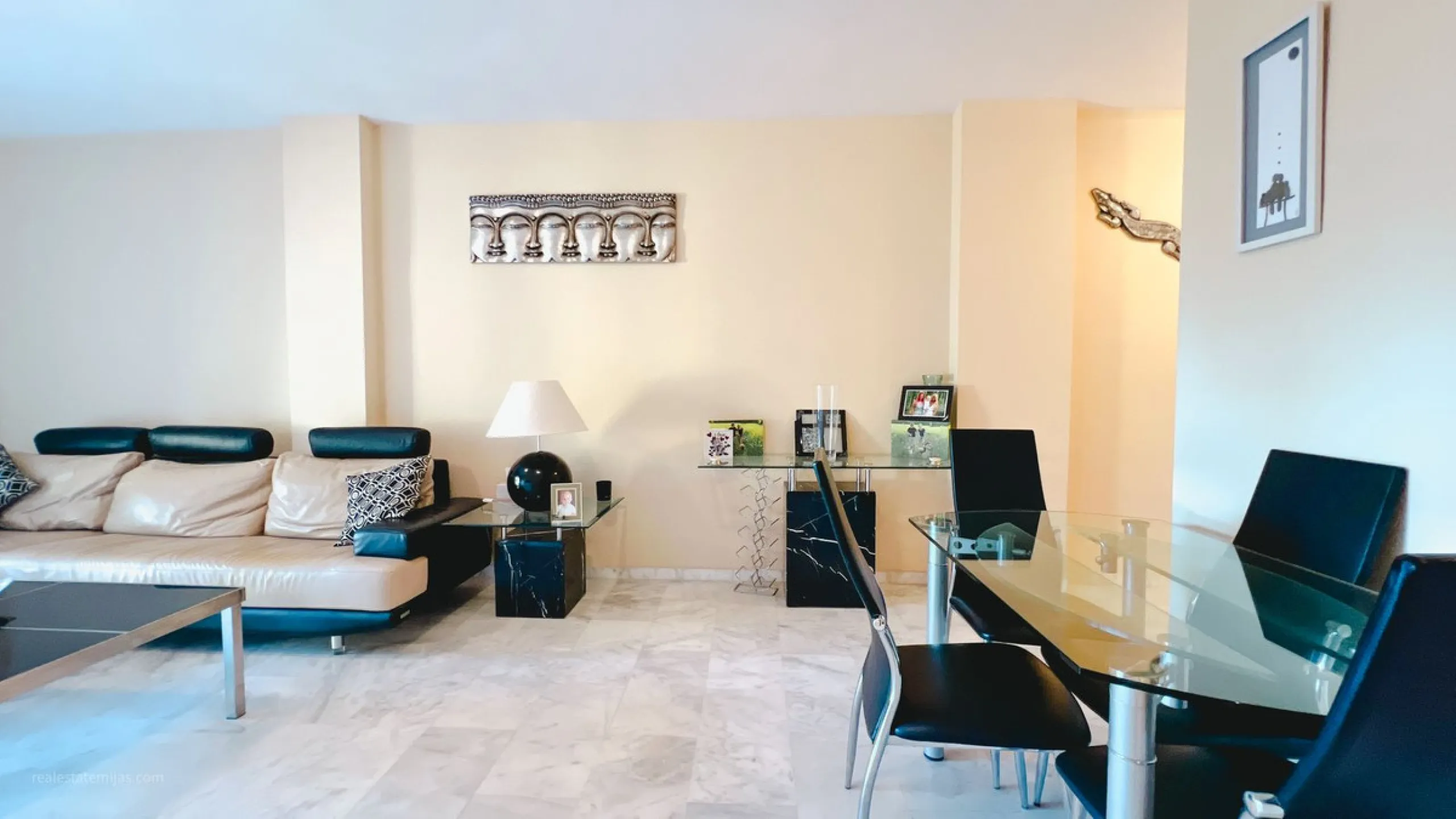 Bright 2-Bedroom Apartment in Peaceful Community – Reserva de Marbella