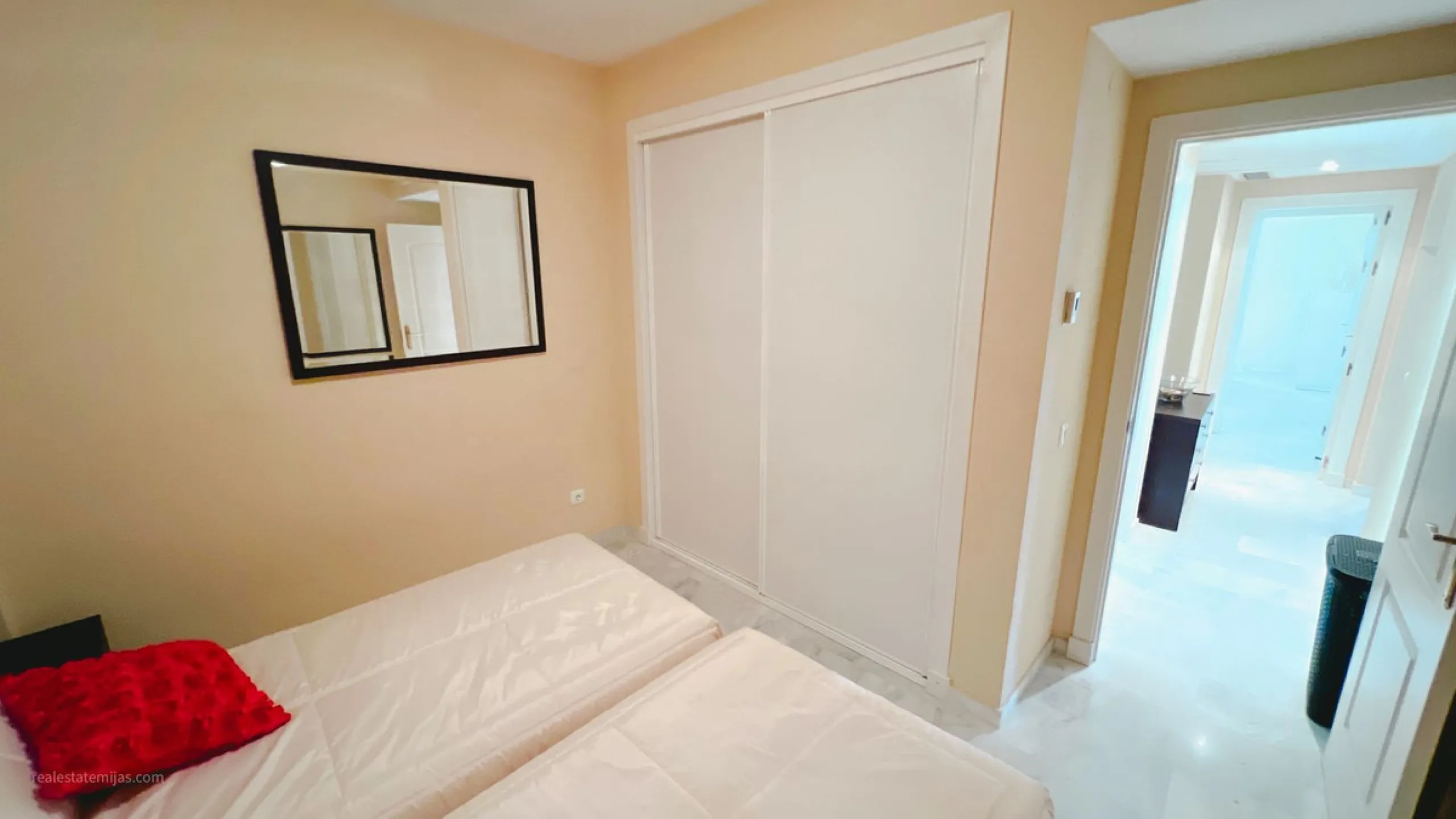 Bright 2-Bedroom Apartment in Peaceful Community – Reserva de Marbella