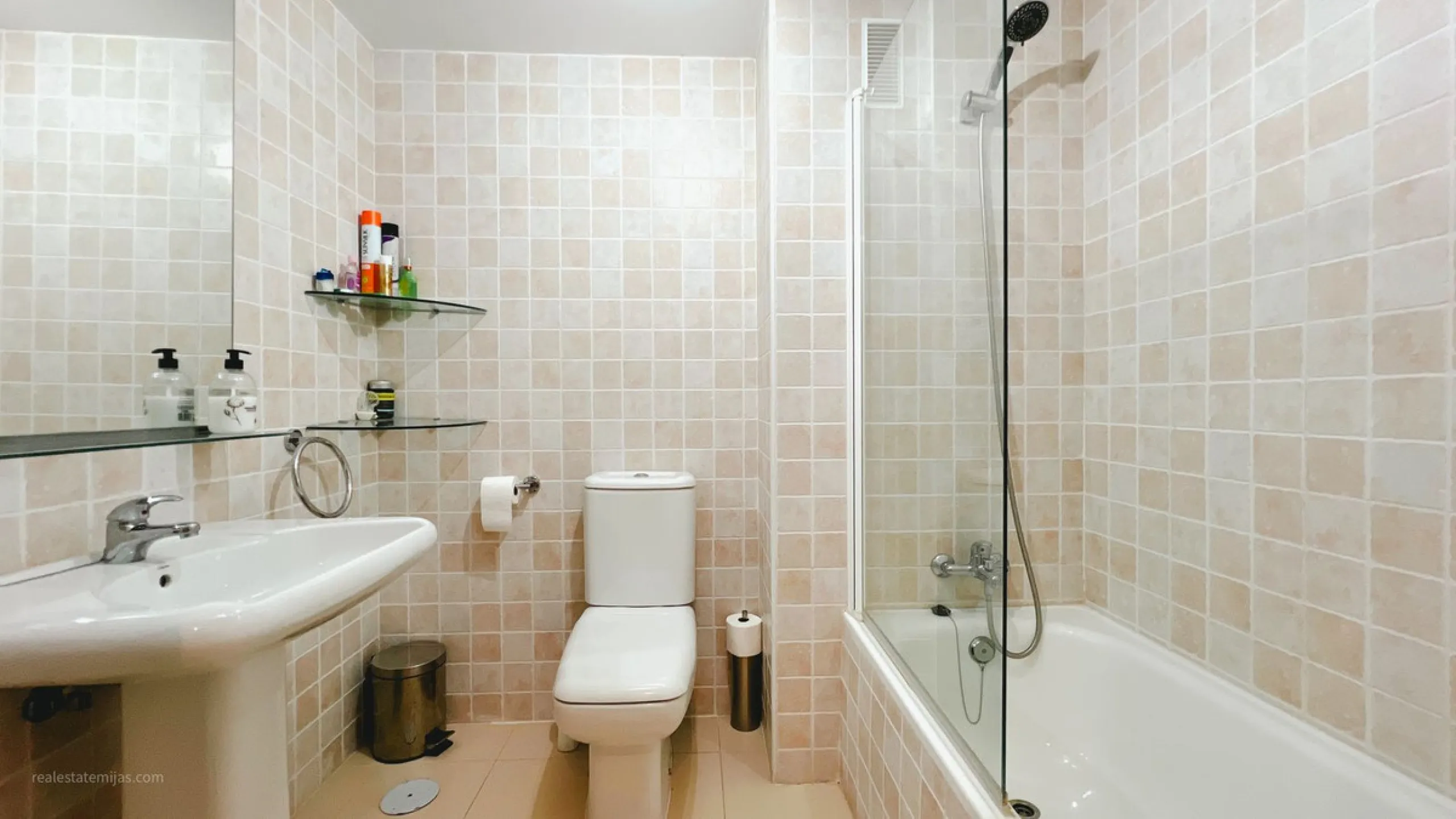 Bright 2-Bedroom Apartment in Peaceful Community – Reserva de Marbella