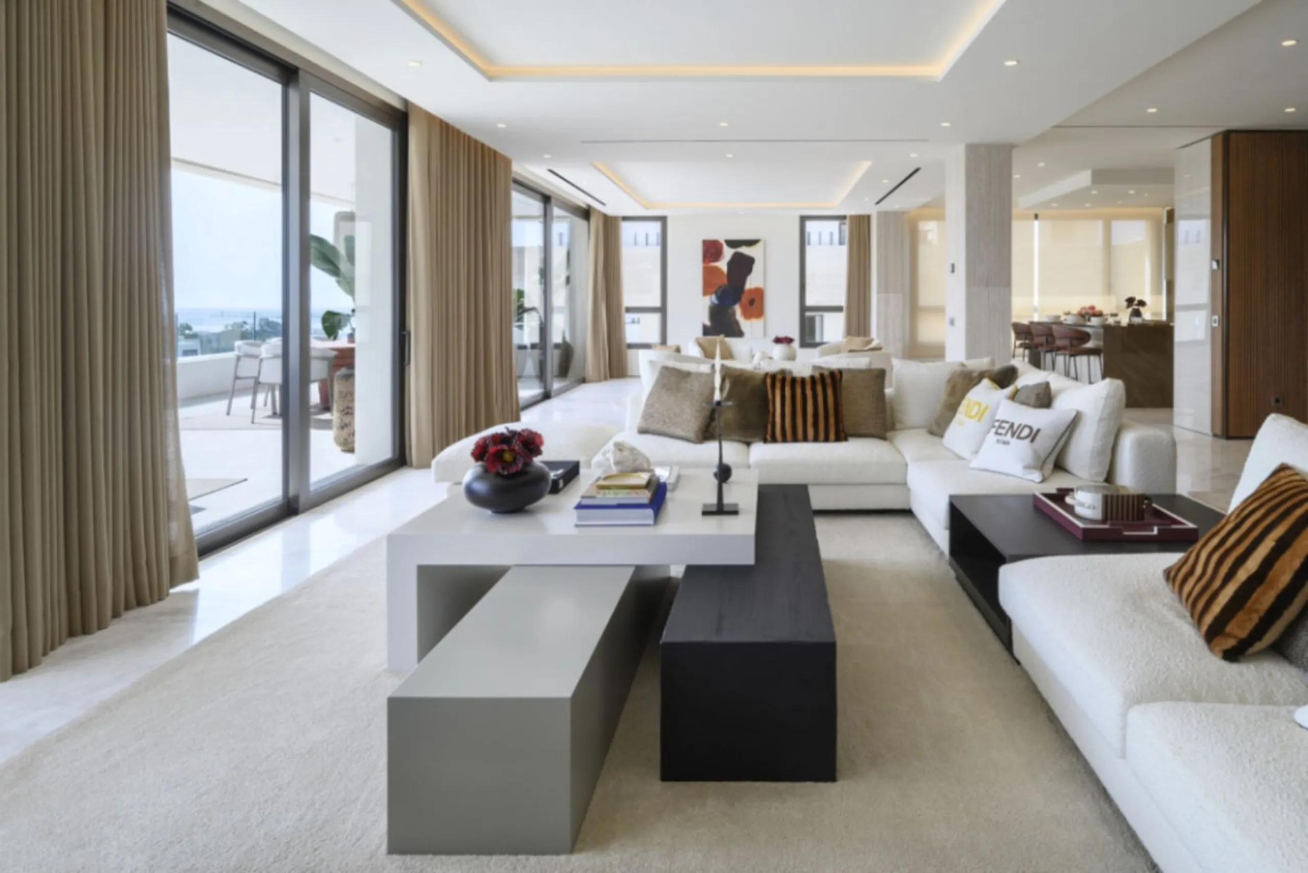 Apartment - Penthouse Duplex в продаже в Marbella, Málaga. В доме 4 спален и 6 ванных комнат. Площадь дома 425 м²