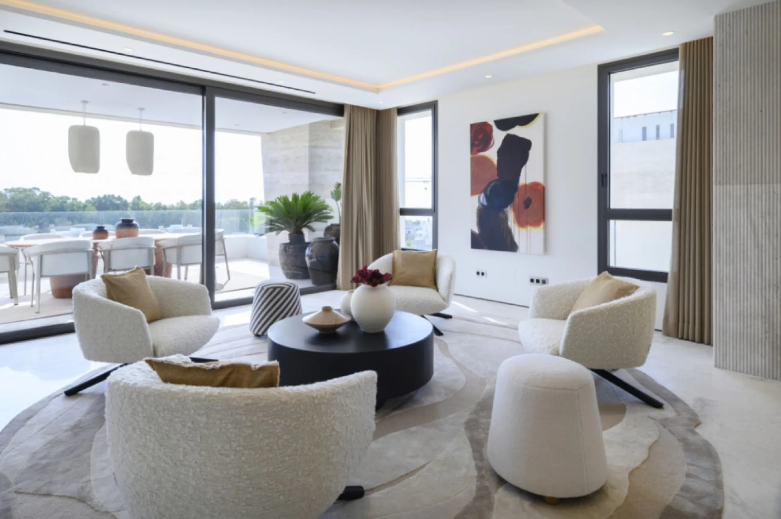 Apartment - Penthouse Duplex в продаже в Marbella, Málaga. В доме 4 спален и 6 ванных комнат. Площадь дома 425 м²