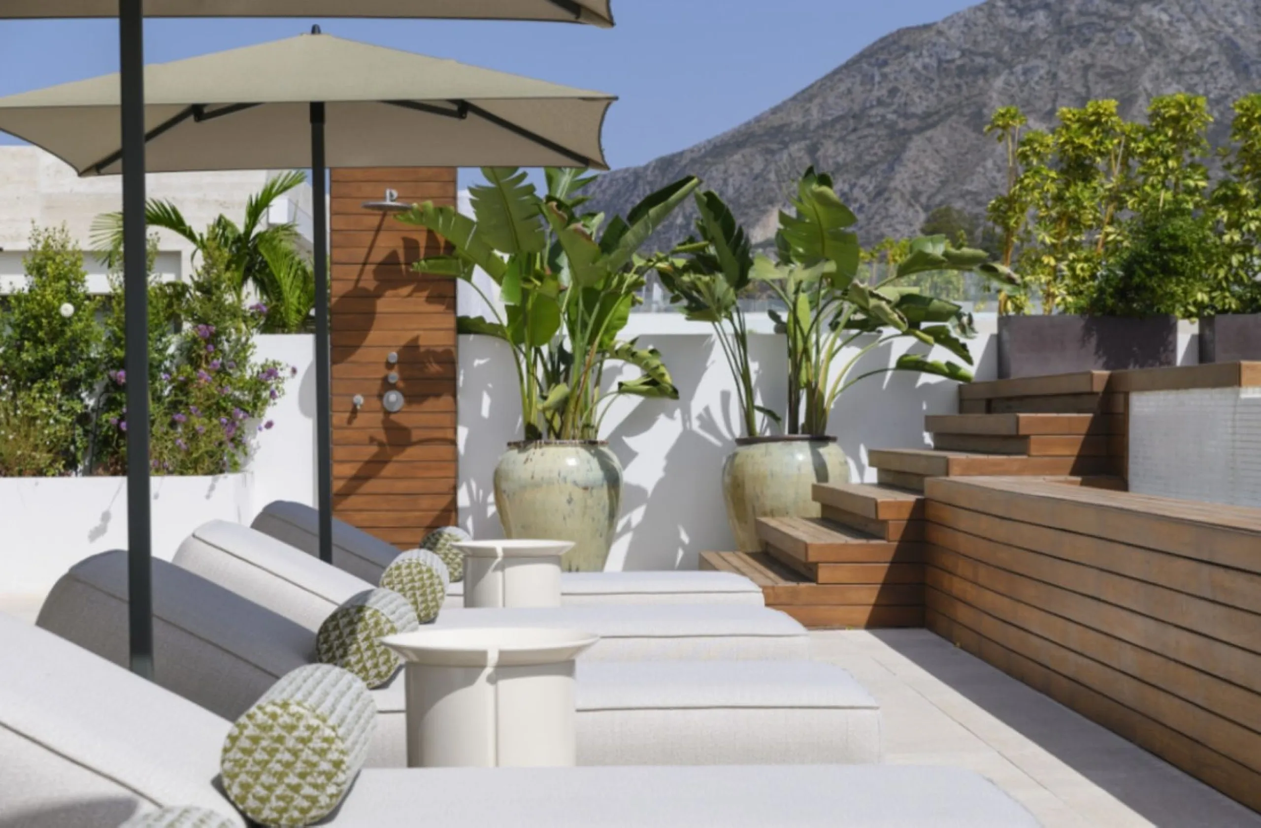 Apartment - Penthouse Duplex в продаже в Marbella, Málaga. В доме 4 спален и 6 ванных комнат. Площадь дома 425 м²