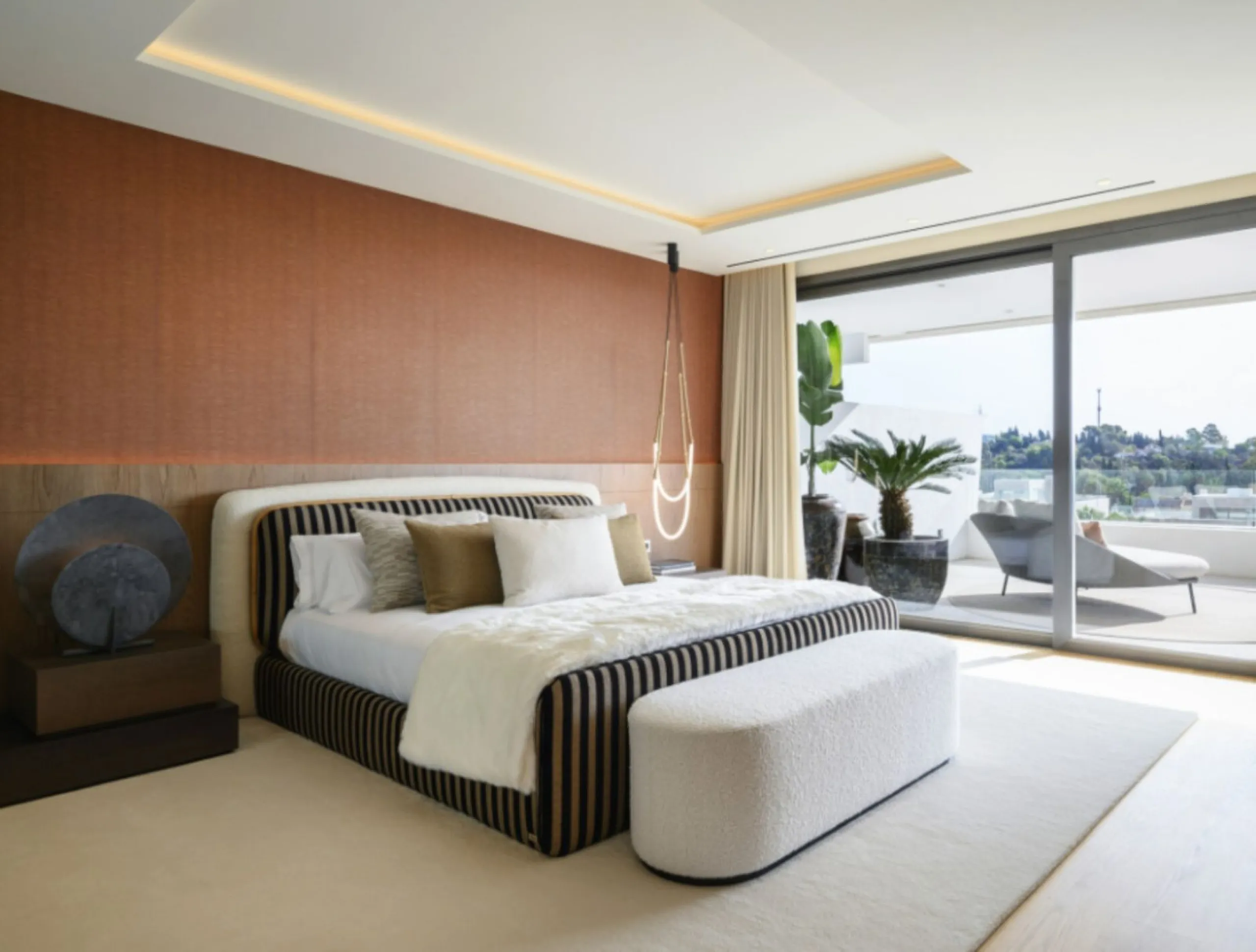 Apartment - Penthouse Duplex в продаже в Marbella, Málaga. В доме 4 спален и 6 ванных комнат. Площадь дома 425 м²