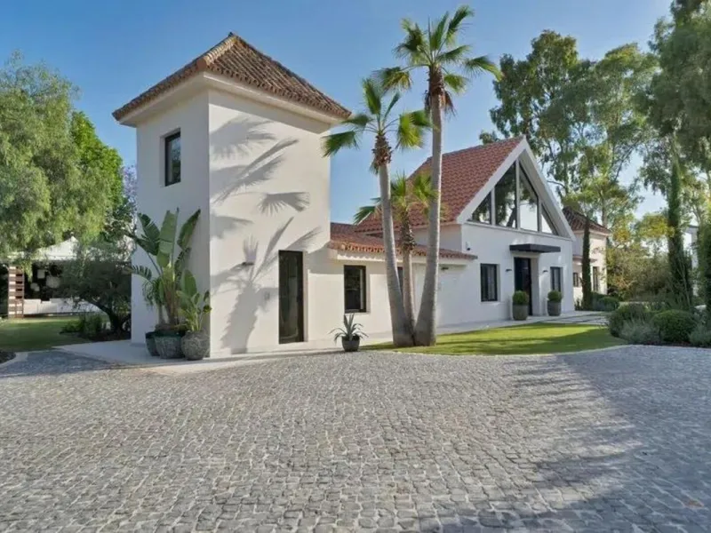 Modern villa with total privacy situated on a large plot in the prestigious area of Cortijo Blanco, near Puerto Banús in Marbella just two minutes walk from the sea this property has been completely renovated with a contemporary and functional design all 