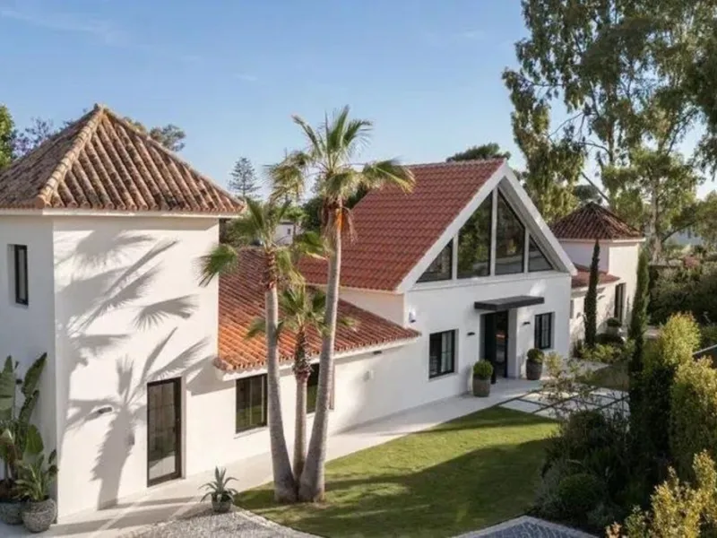 House - Detached Villa в продаже в Marbella, Málaga. В доме 5 спален и 5 ванных комнат. Площадь дома 300 м². Площадь участка 1500 м²