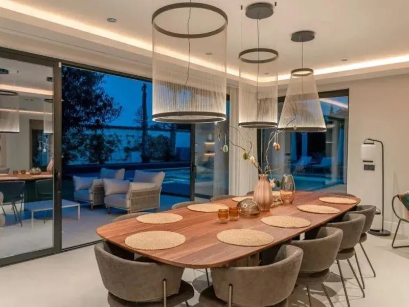 House - Detached Villa в продаже в Marbella, Málaga. В доме 5 спален и 5 ванных комнат. Площадь дома 300 м². Площадь участка 1500 м²