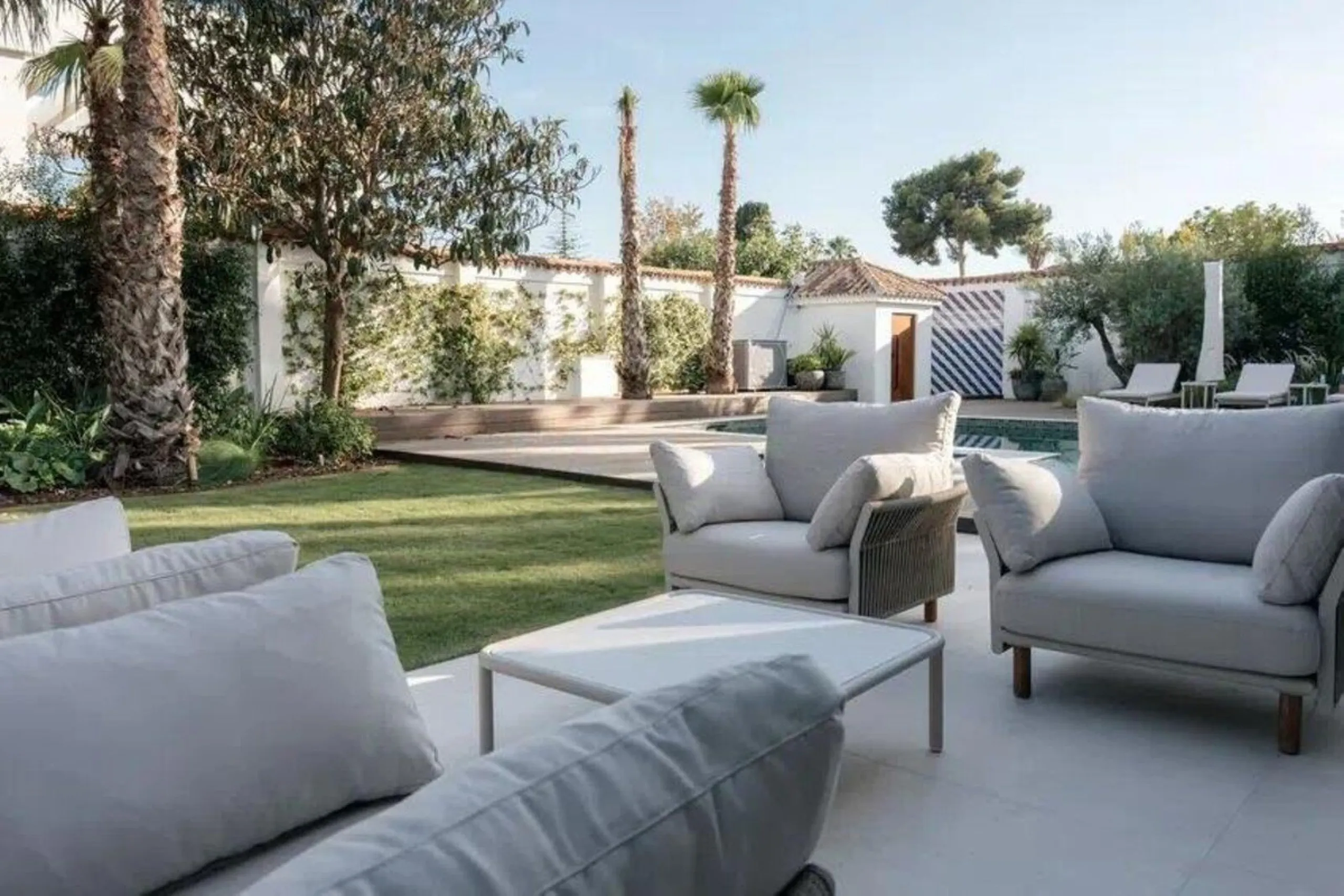 House - Detached Villa в продаже в Marbella, Málaga. В доме 5 спален и 5 ванных комнат. Площадь дома 300 м². Площадь участка 1500 м²