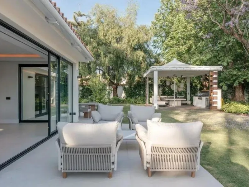 House - Detached Villa в продаже в Marbella, Málaga. В доме 5 спален и 5 ванных комнат. Площадь дома 300 м². Площадь участка 1500 м²
