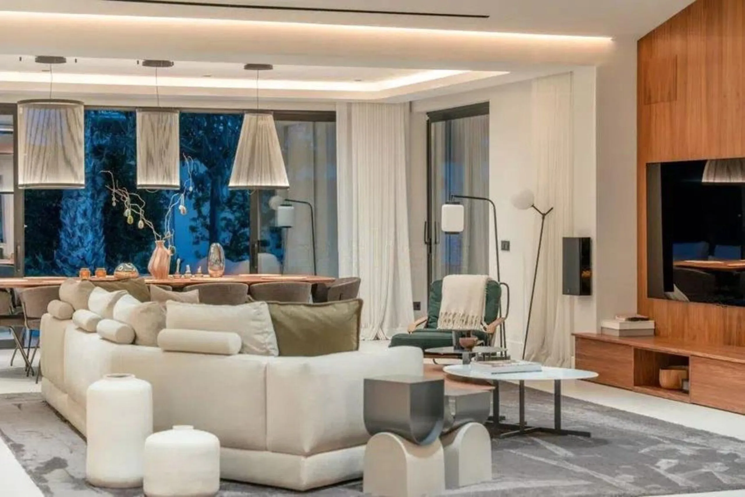 House - Detached Villa в продаже в Marbella, Málaga. В доме 5 спален и 5 ванных комнат. Площадь дома 300 м². Площадь участка 1500 м²