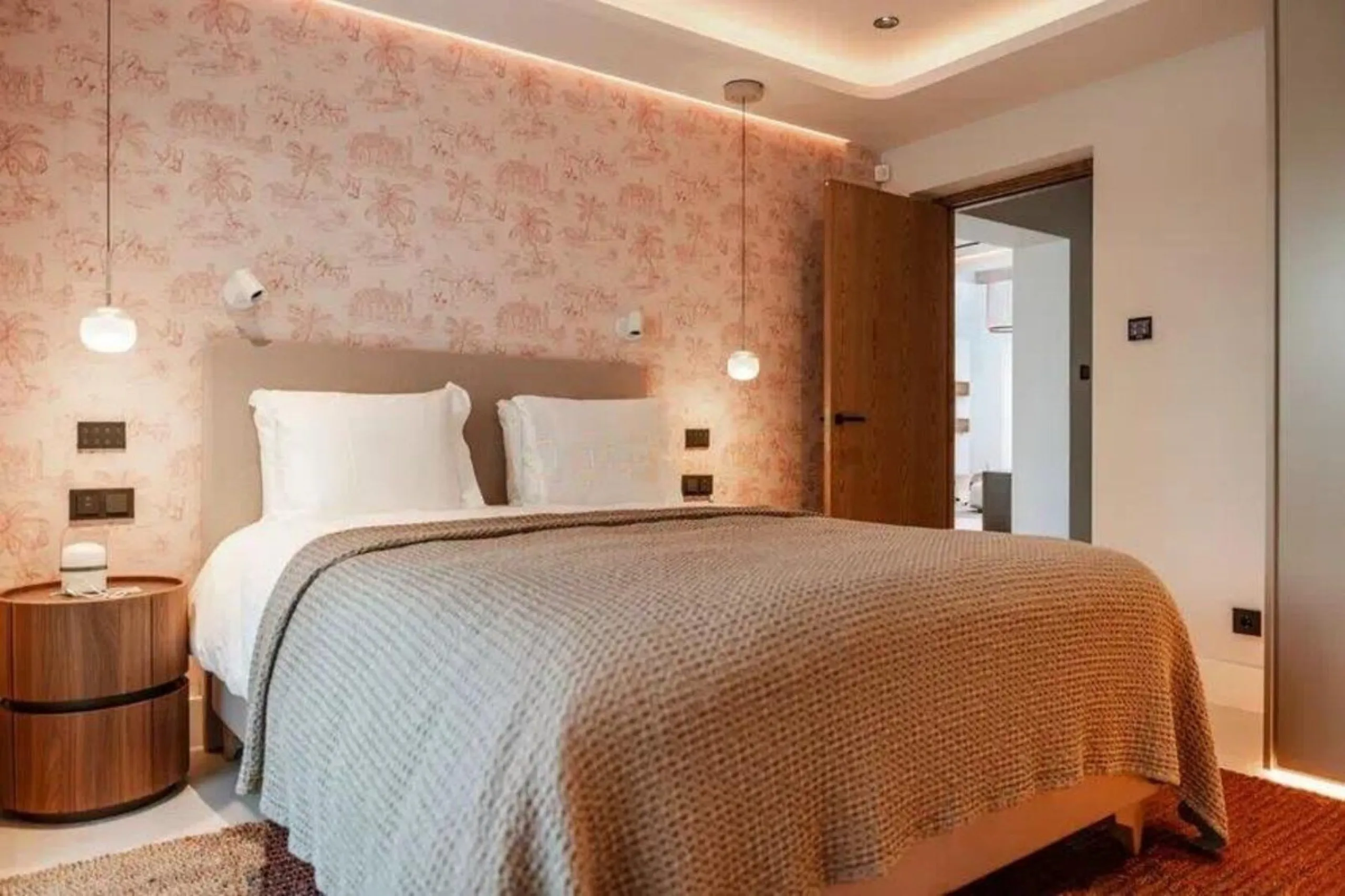 House - Detached Villa в продаже в Marbella, Málaga. В доме 5 спален и 5 ванных комнат. Площадь дома 300 м². Площадь участка 1500 м²
