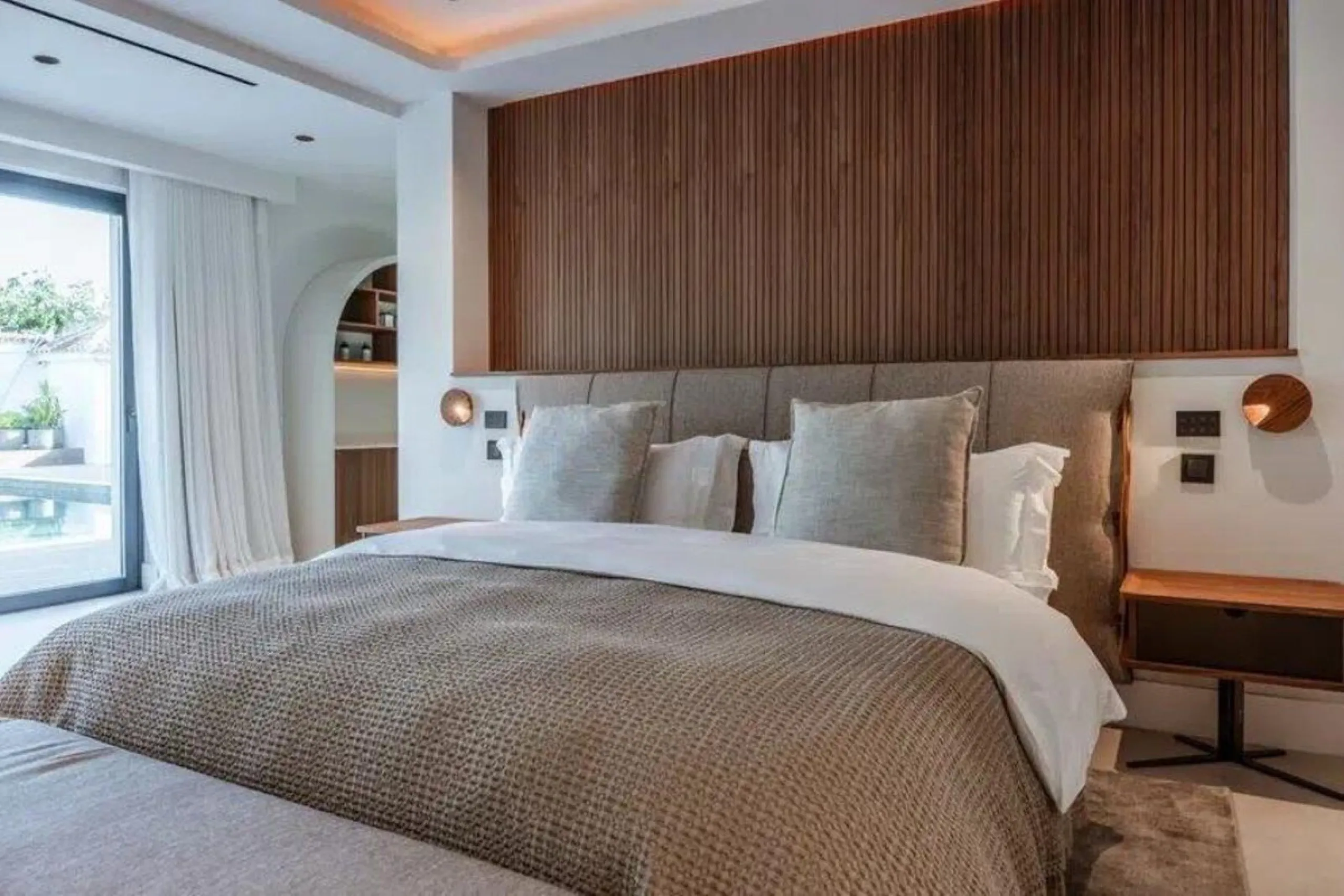 House - Detached Villa в продаже в Marbella, Málaga. В доме 5 спален и 5 ванных комнат. Площадь дома 300 м². Площадь участка 1500 м²