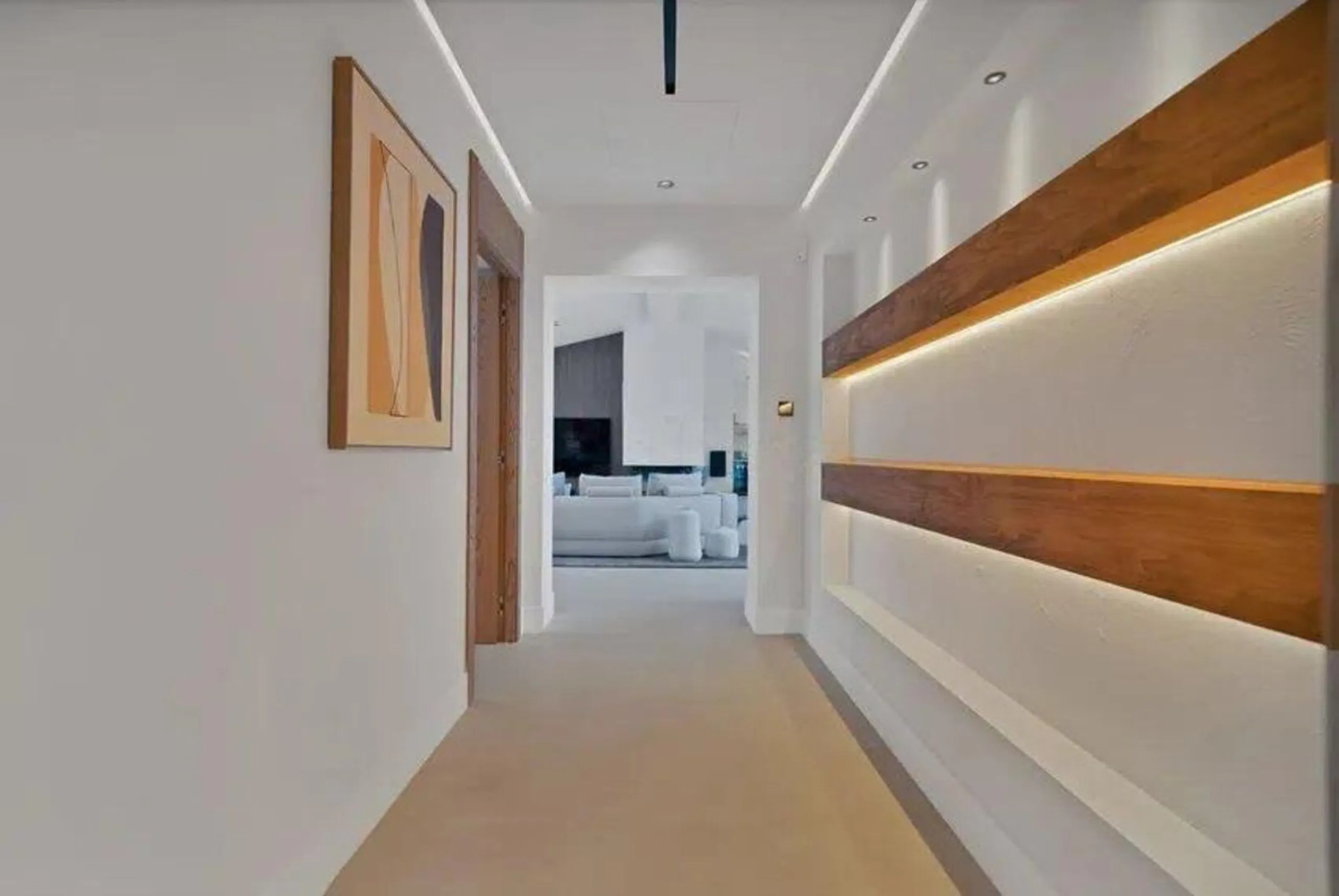 House - Detached Villa в продаже в Marbella, Málaga. В доме 5 спален и 5 ванных комнат. Площадь дома 300 м². Площадь участка 1500 м²