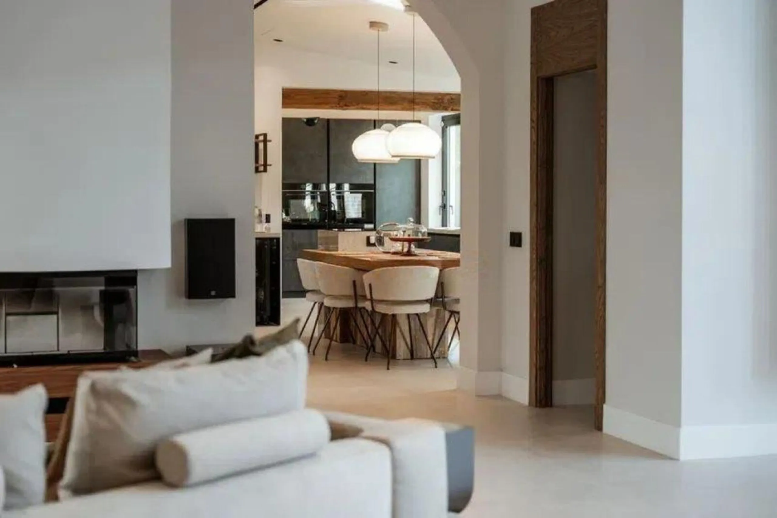 House - Detached Villa в продаже в Marbella, Málaga. В доме 5 спален и 5 ванных комнат. Площадь дома 300 м². Площадь участка 1500 м²