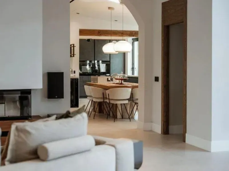 House - Detached Villa в продаже в Marbella, Málaga. В доме 5 спален и 5 ванных комнат. Площадь дома 300 м². Площадь участка 1500 м²