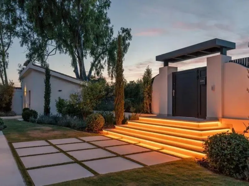 House - Detached Villa в продаже в Marbella, Málaga. В доме 5 спален и 5 ванных комнат. Площадь дома 300 м². Площадь участка 1500 м²