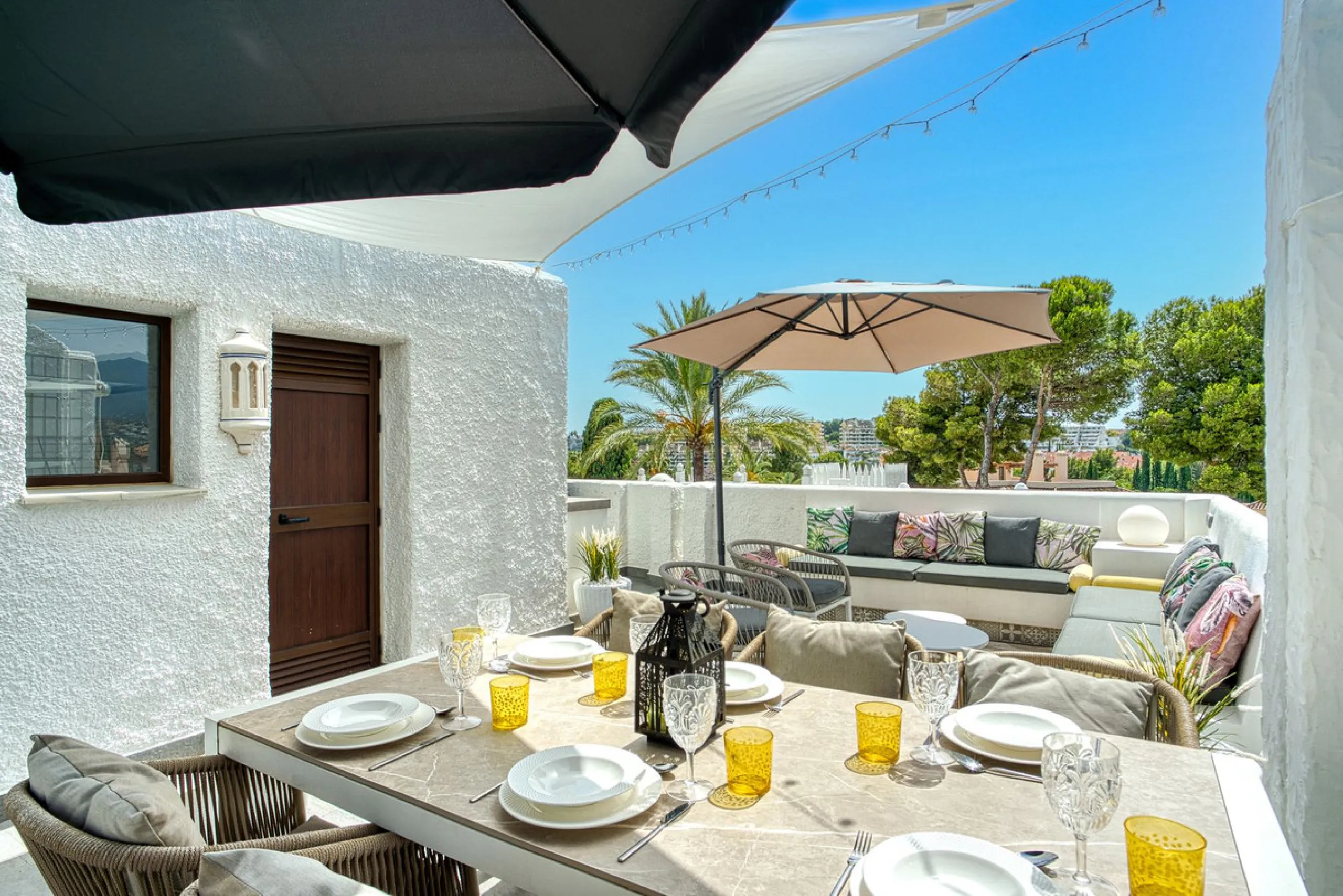 Elegant 3-Bedroom Townhouse with Golf & Mountain Views in Gated Nueva Andalucía Community