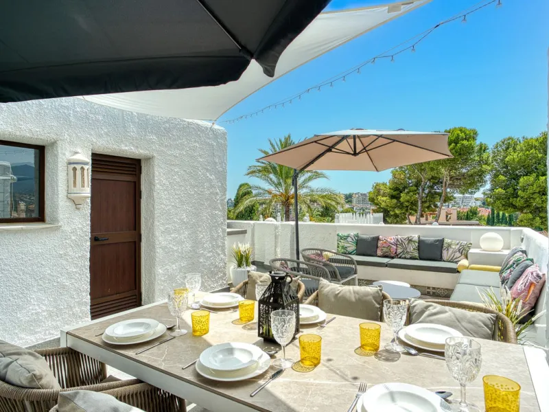 Elegant 3-Bedroom Townhouse with Golf & Mountain Views in Gated Nueva Andalucía Community