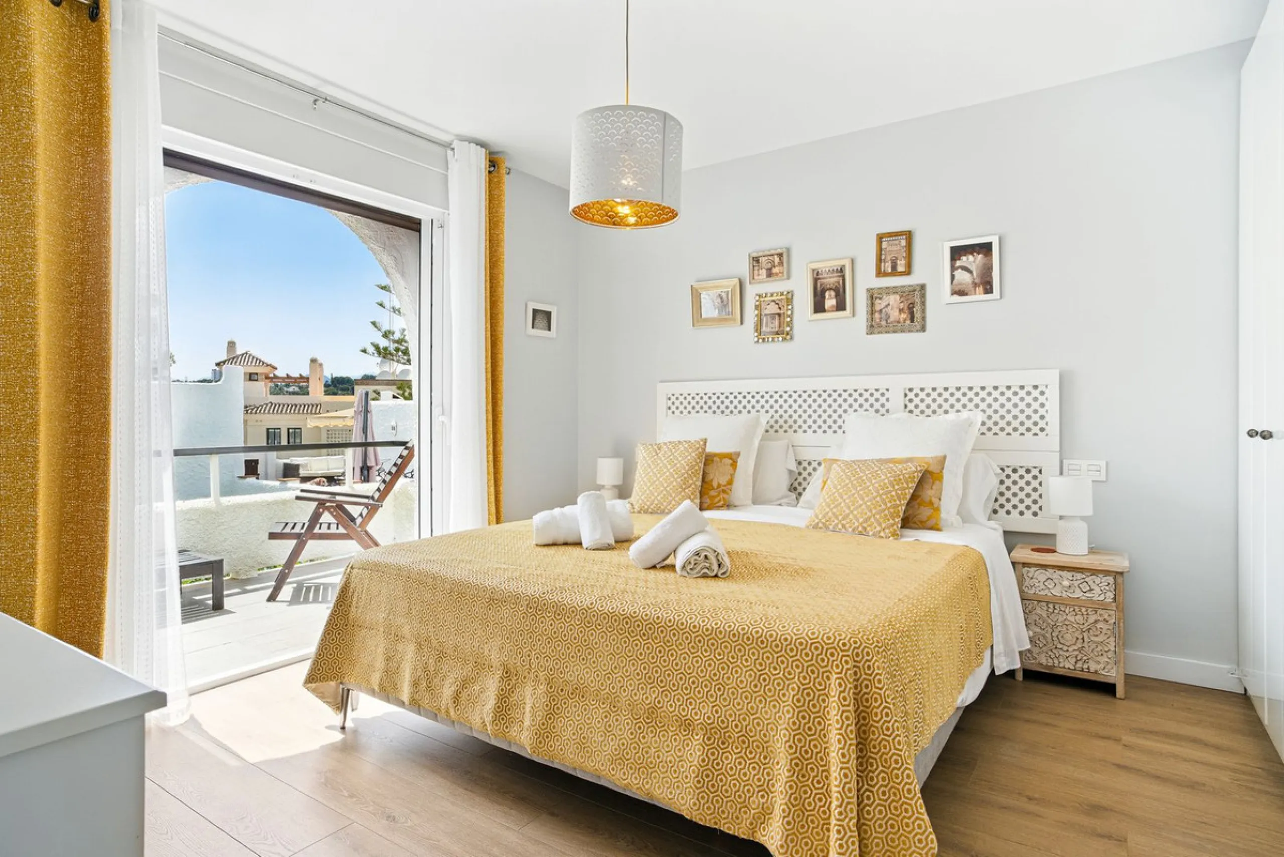 Elegant 3-Bedroom Townhouse with Golf & Mountain Views in Gated Nueva Andalucía Community