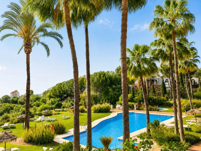 Spacious Ground Floor Apartment with Mountain & Sea Views in Gated La Quinta Urbanization