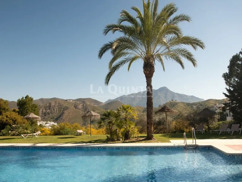 Spacious Ground Floor Apartment with Mountain & Sea Views in Gated La Quinta Urbanization