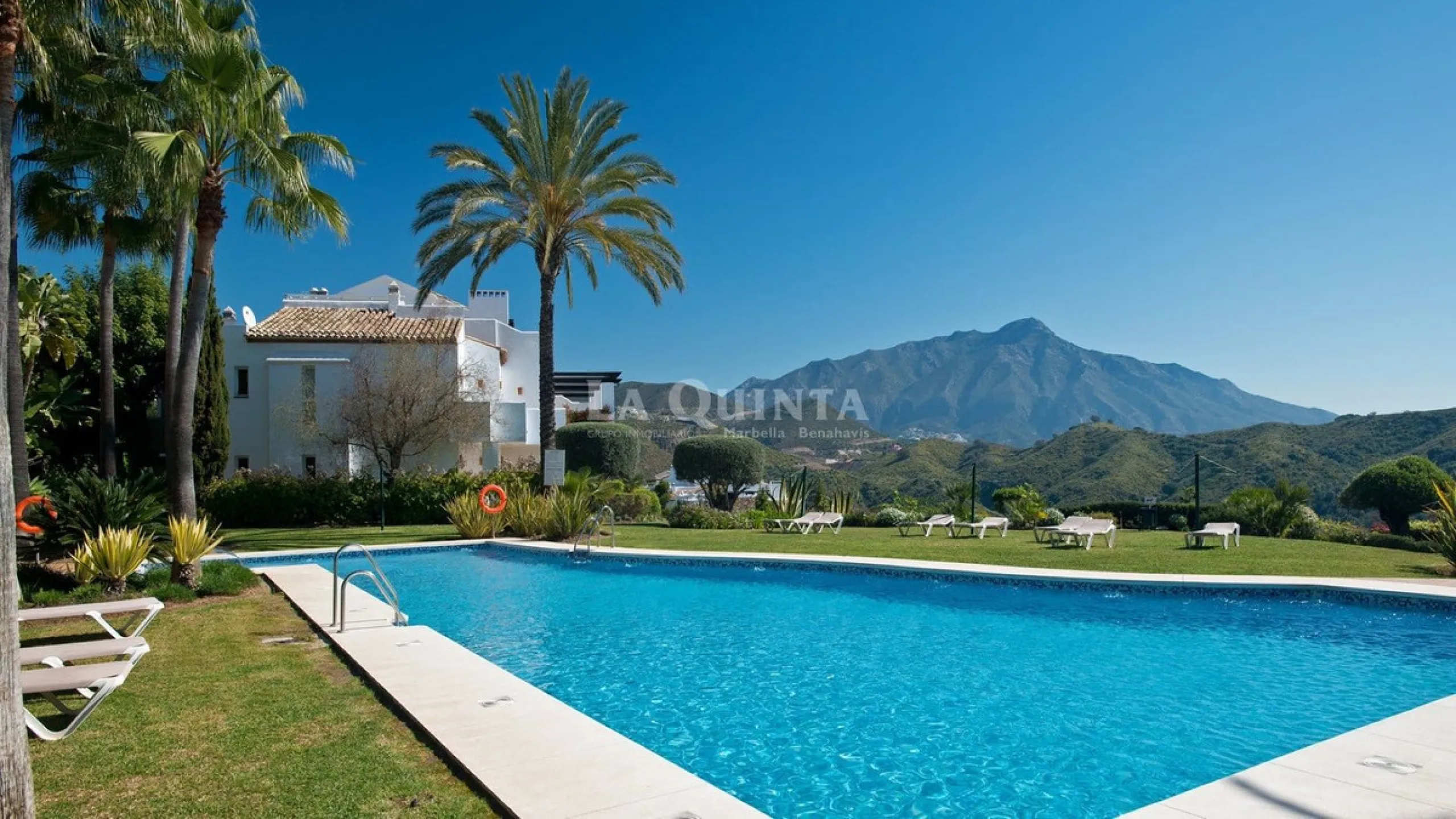 Spacious Ground Floor Apartment with Mountain & Sea Views in Gated La Quinta Urbanization