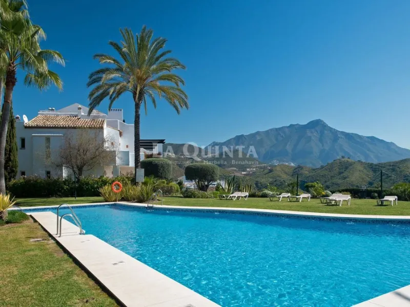 Spacious Ground Floor Apartment with Mountain & Sea Views in Gated La Quinta Urbanization