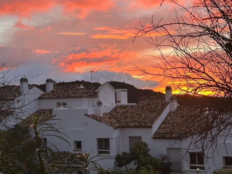 Spacious Ground Floor Apartment with Mountain & Sea Views in Gated La Quinta Urbanization