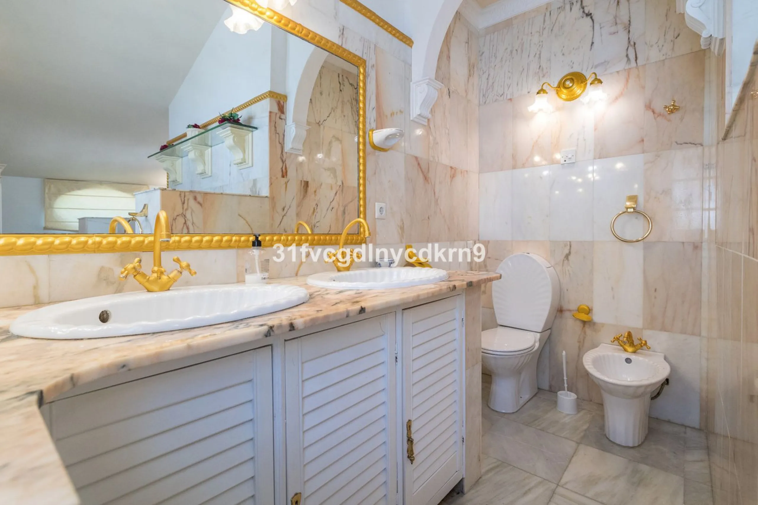 **Discover this Charming Villa in Valle Romano, Estepona** with tourist license