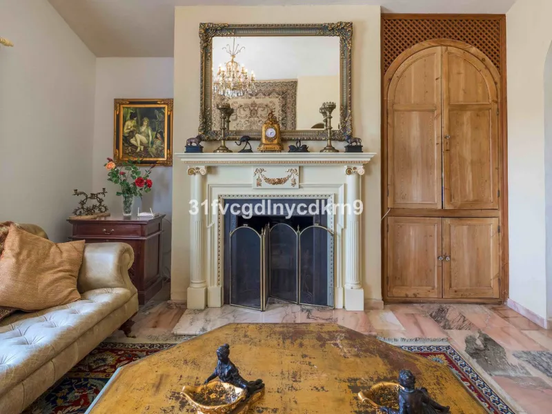 **Discover this Charming Villa in Valle Romano, Estepona** with tourist license