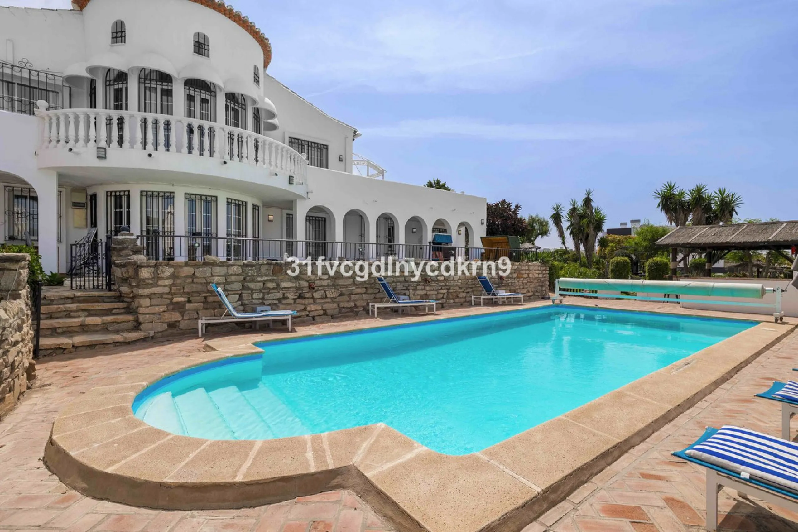 **Discover this Charming Villa in Valle Romano, Estepona** with tourist license