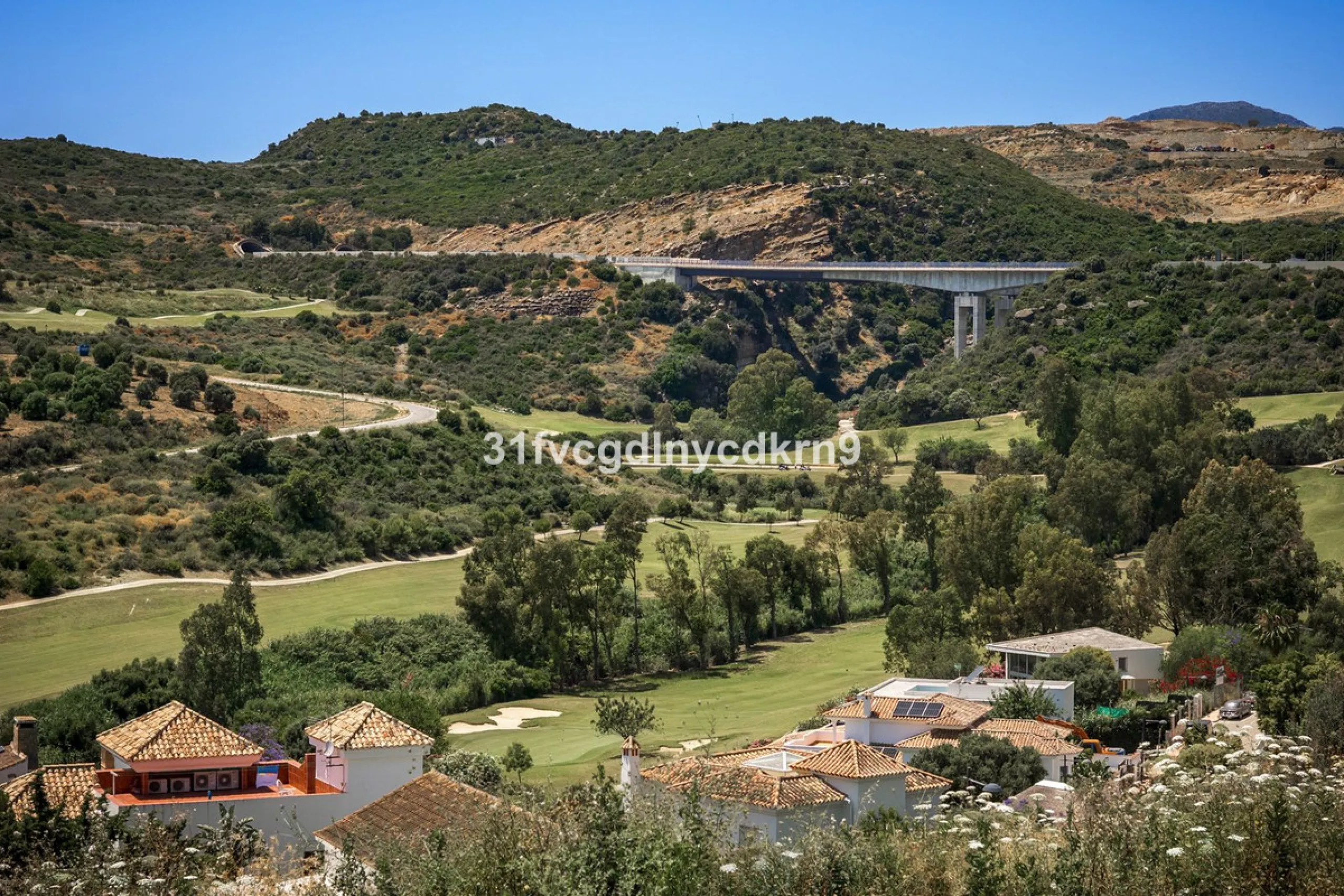 **Discover this Charming Villa in Valle Romano, Estepona** with tourist license