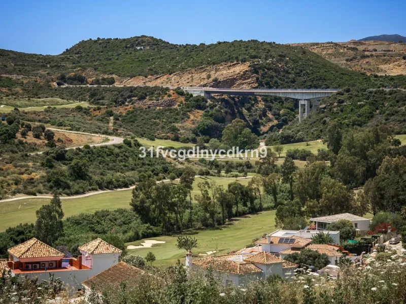 **Discover this Charming Villa in Valle Romano, Estepona** with tourist license
