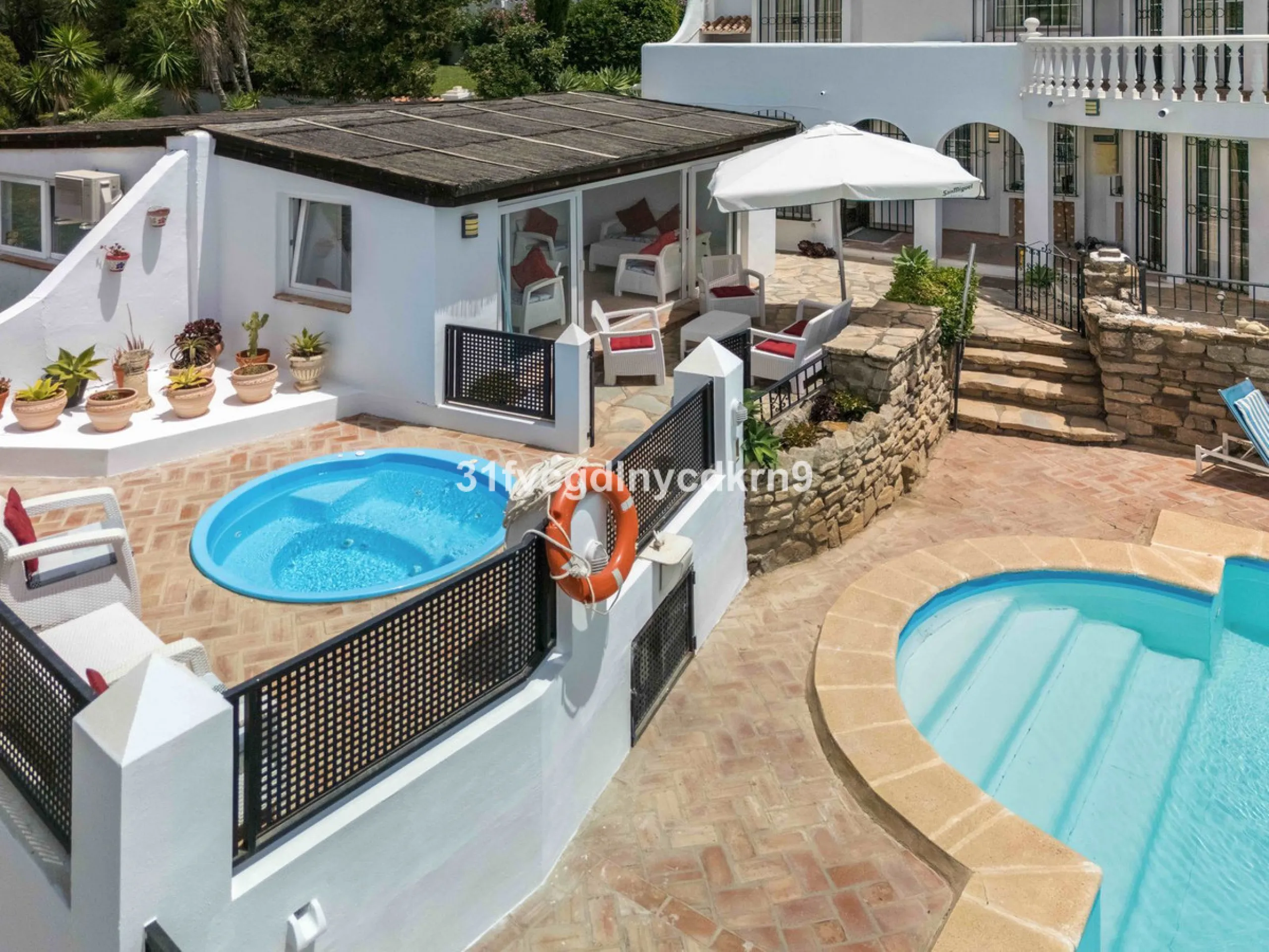 **Discover this Charming Villa in Valle Romano, Estepona** with tourist license