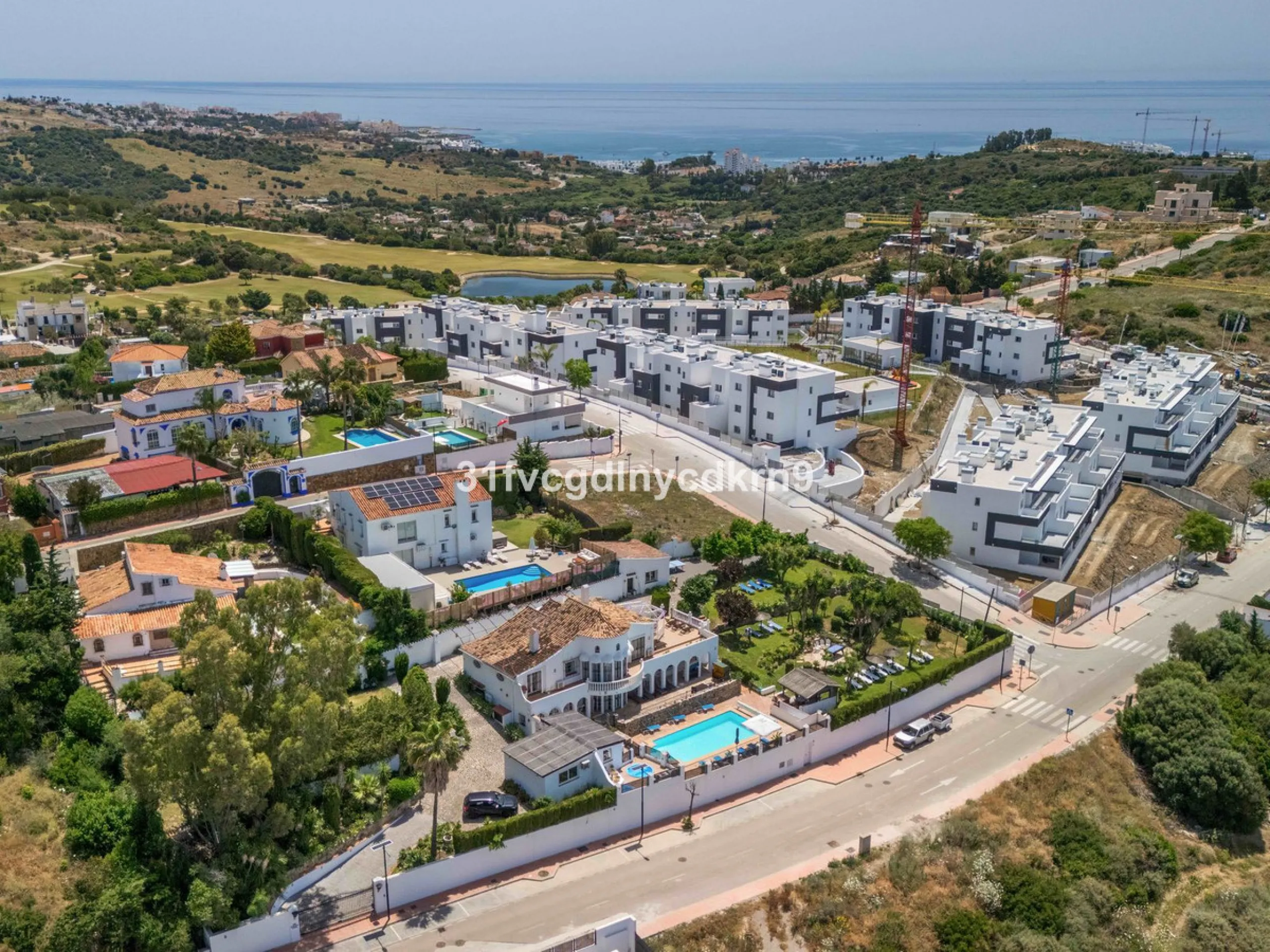 **Discover this Charming Villa in Valle Romano, Estepona** with tourist license