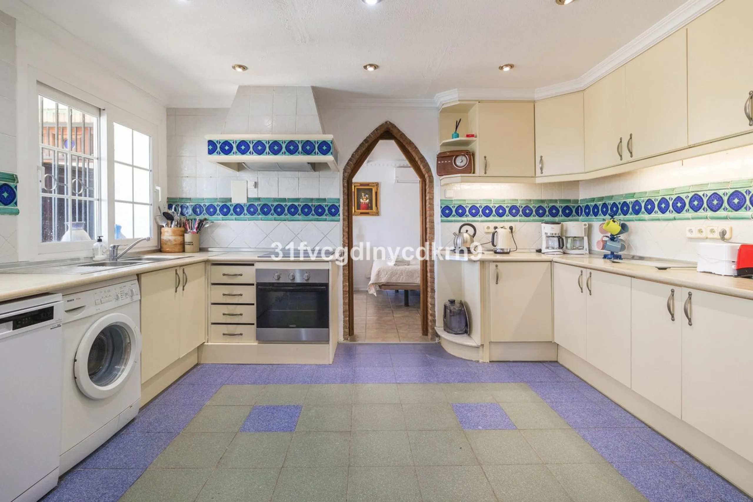 **Discover this Charming Villa in Valle Romano, Estepona** with tourist license