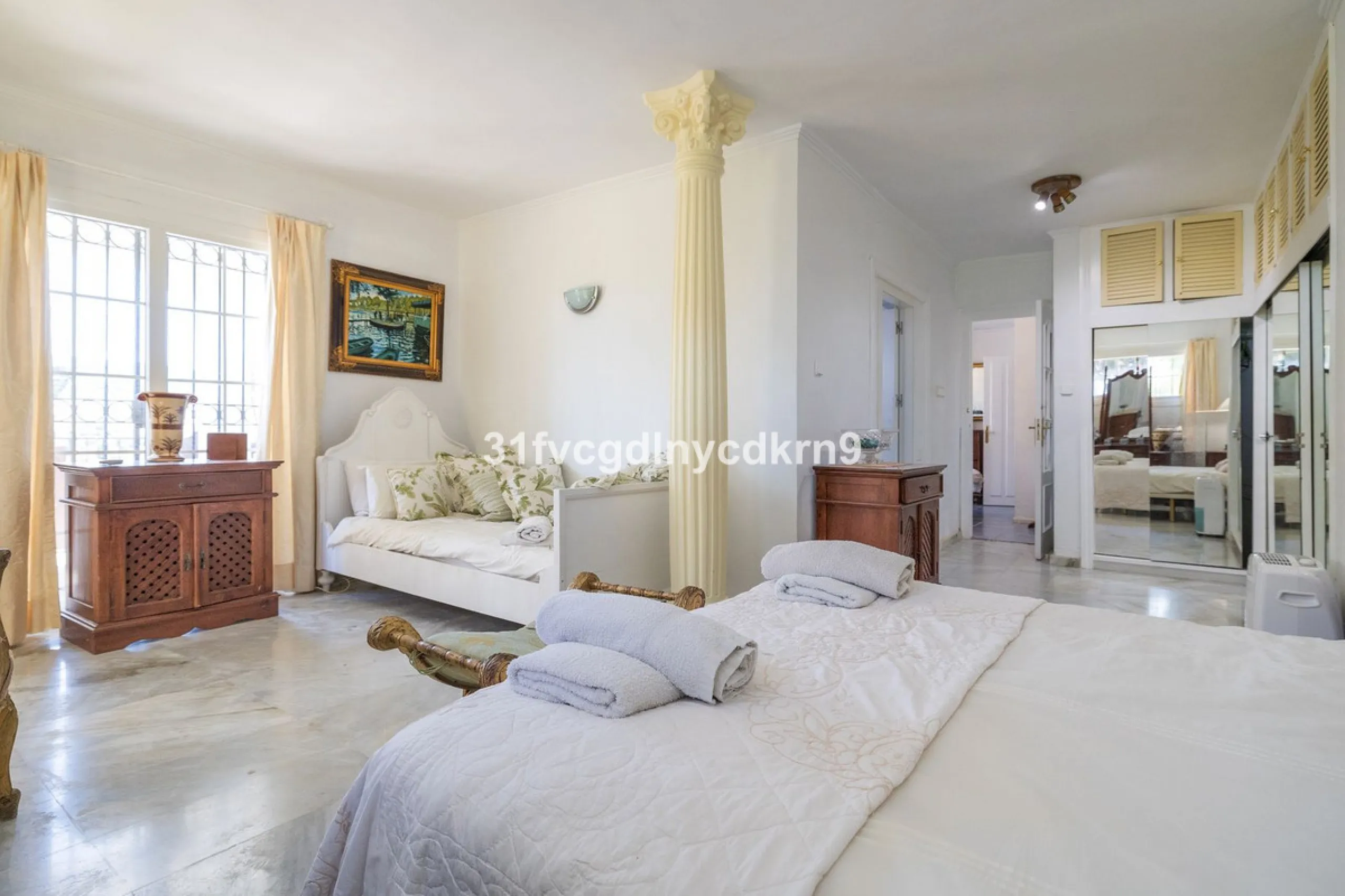 **Discover this Charming Villa in Valle Romano, Estepona** with tourist license